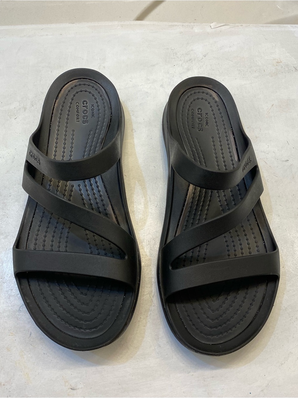 Sexy Crocs Swiftwater Z-Strap sandals women size 6 excellent condition, clean
